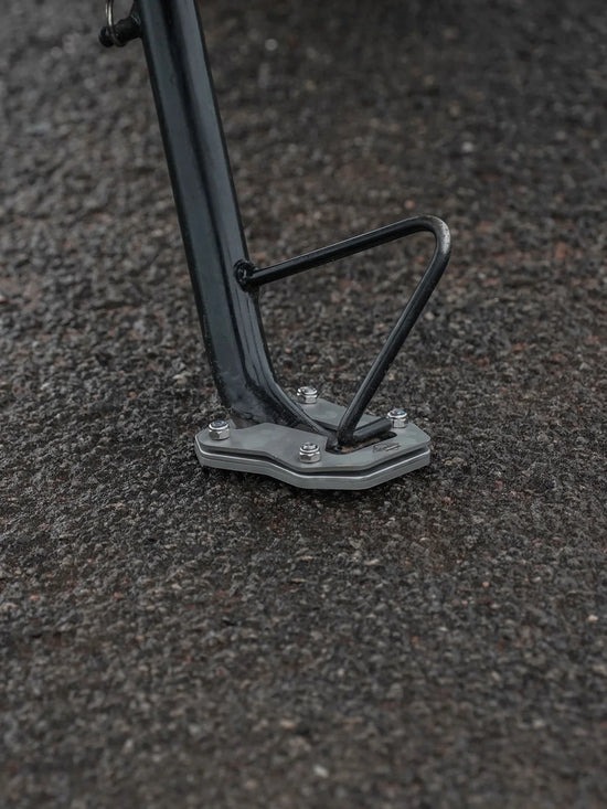 LCB- X PULSE SIDE STAND BASE-MOTOR CYC ACC-SS